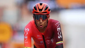 Read more about the article Egan Bernal Suffers Collarbone Fracture in Spanish Race